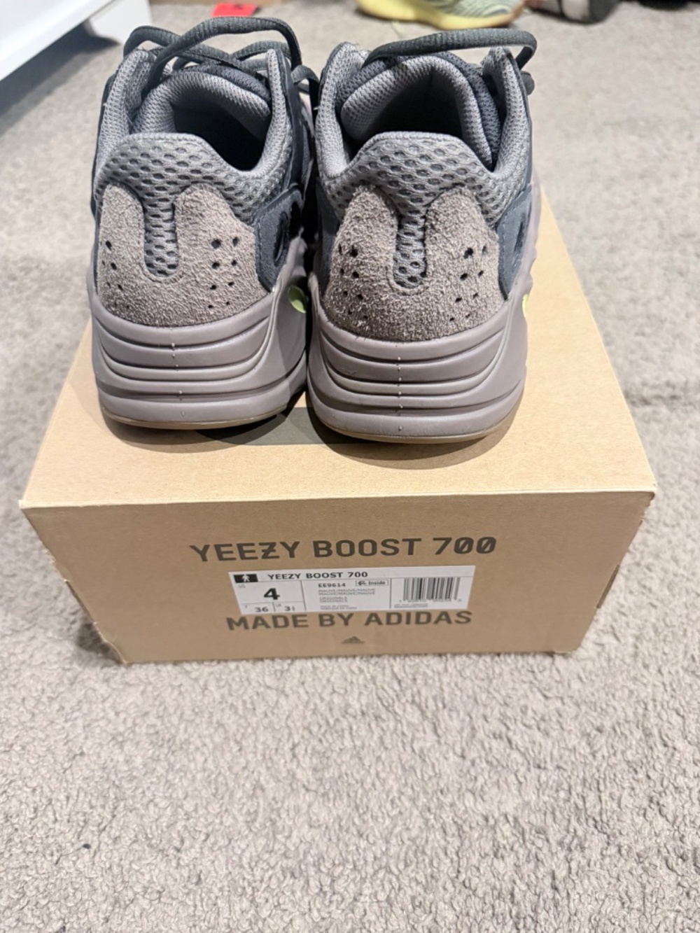 Yeezy - Picture 3 of 4